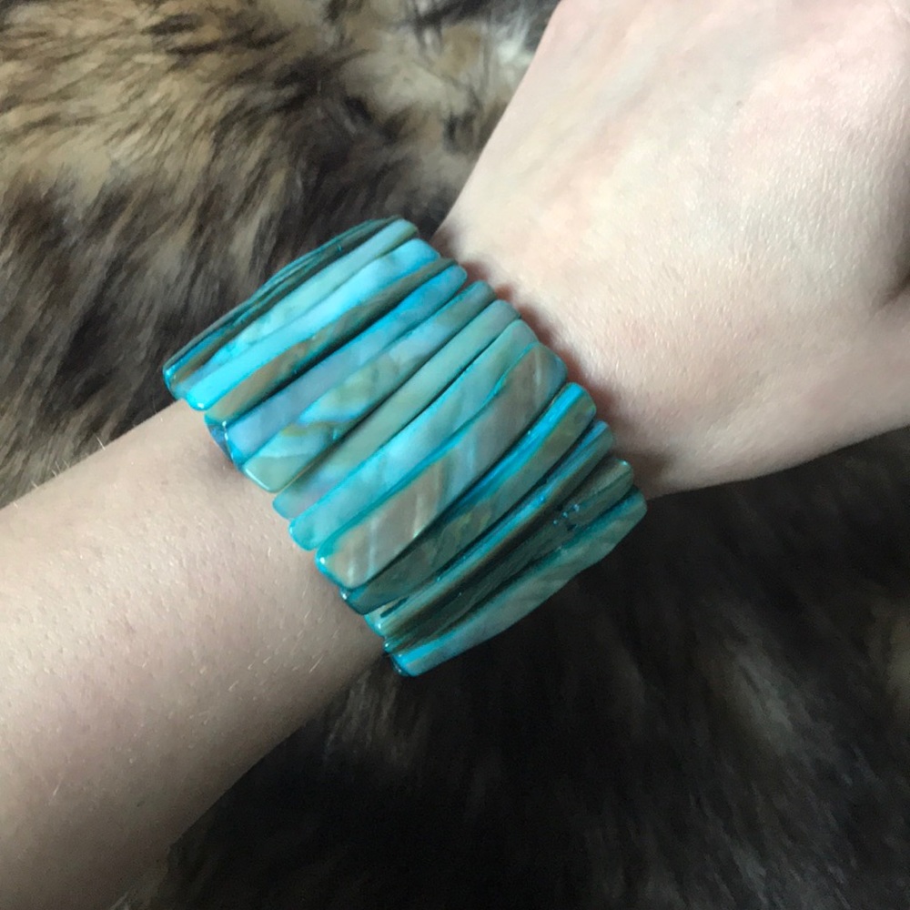 Shell Bracelet - Picture 2 of 2